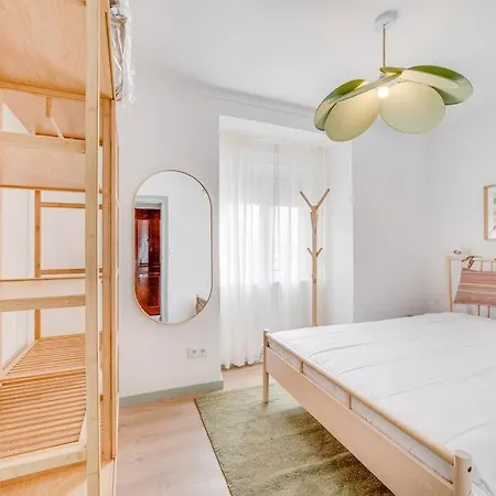 Apartman The Cozy Duplex In Lisbon's Heart *