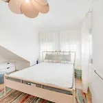 The Cozy Duplex In Lisbon's Heart