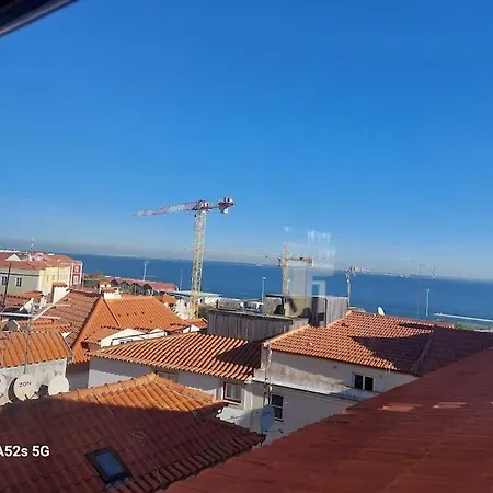 The Cozy Duplex In Lisbon's Heart